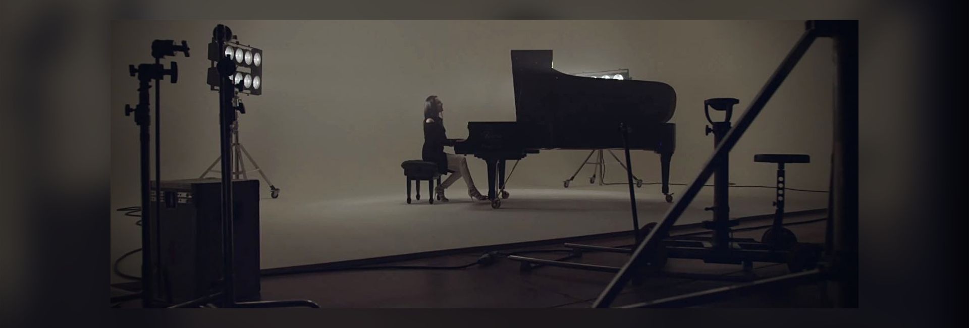 “FREEDOM” – SILVIA NAIR
Title track di “El numero nueve – Gabriel Batistuta”
