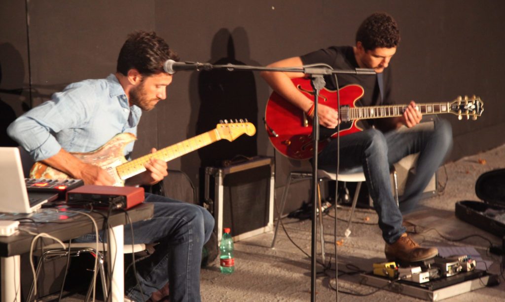 Claudio Giovannesi e Andrea Moscianese sono compositori di colonne sonore e artisti inseriti nel roster di Ala Bianca